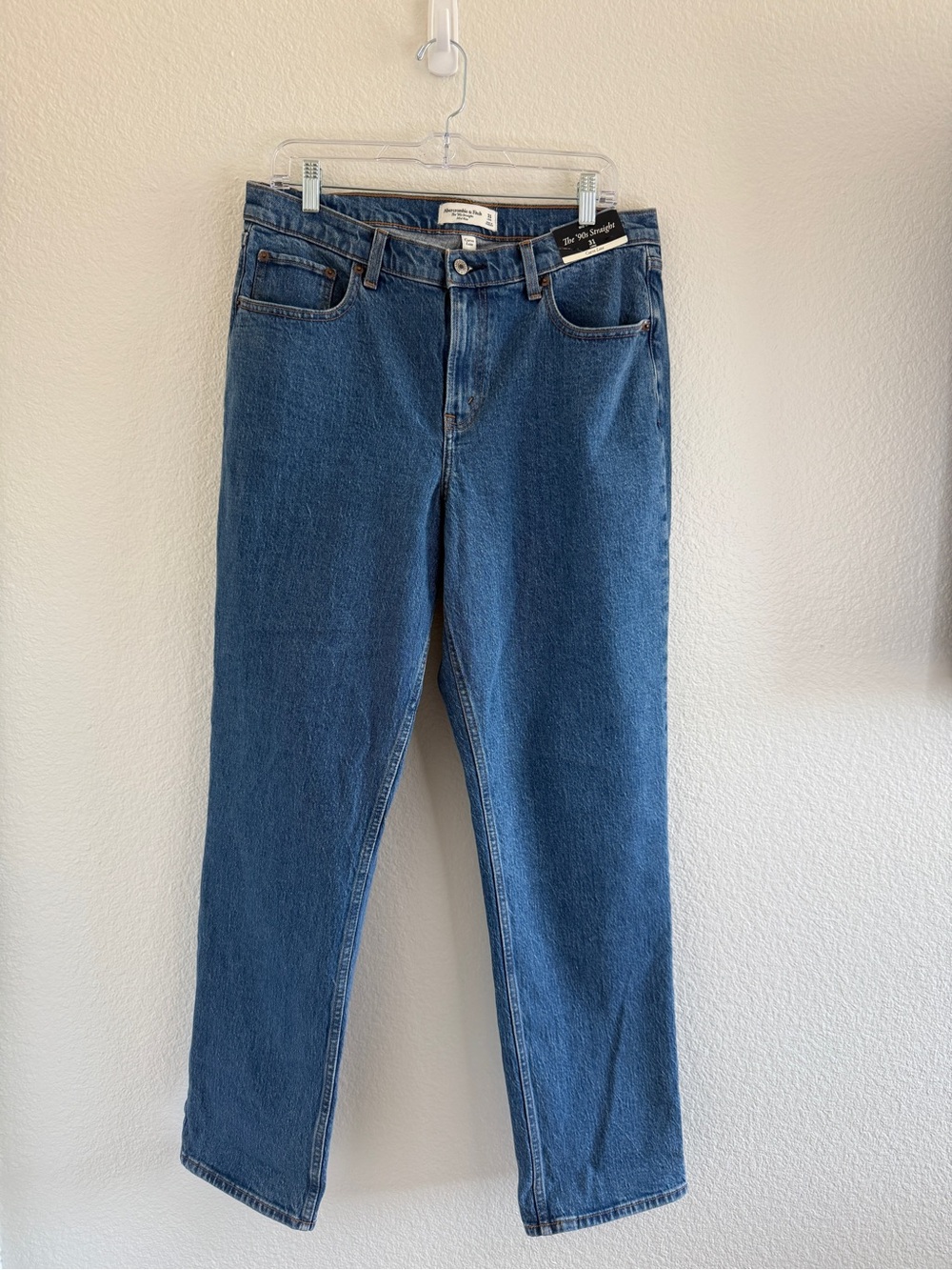 31 Long- Abercrombie & Fitch Curve Love Mid Rise 90’s Straight Jean